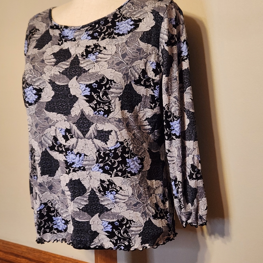 Apostrophe Floral Blouse Large Delicate scalloped bottom hems and cuffs - Picture 4 of 8